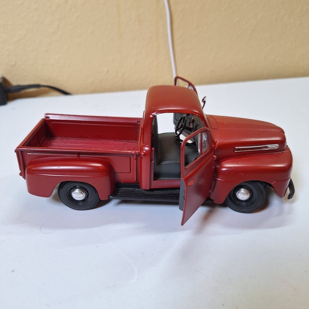 Maisto 1948 Ford F1 Pickup Truck 1:25 Scale Diecast Model Red Opening Doors